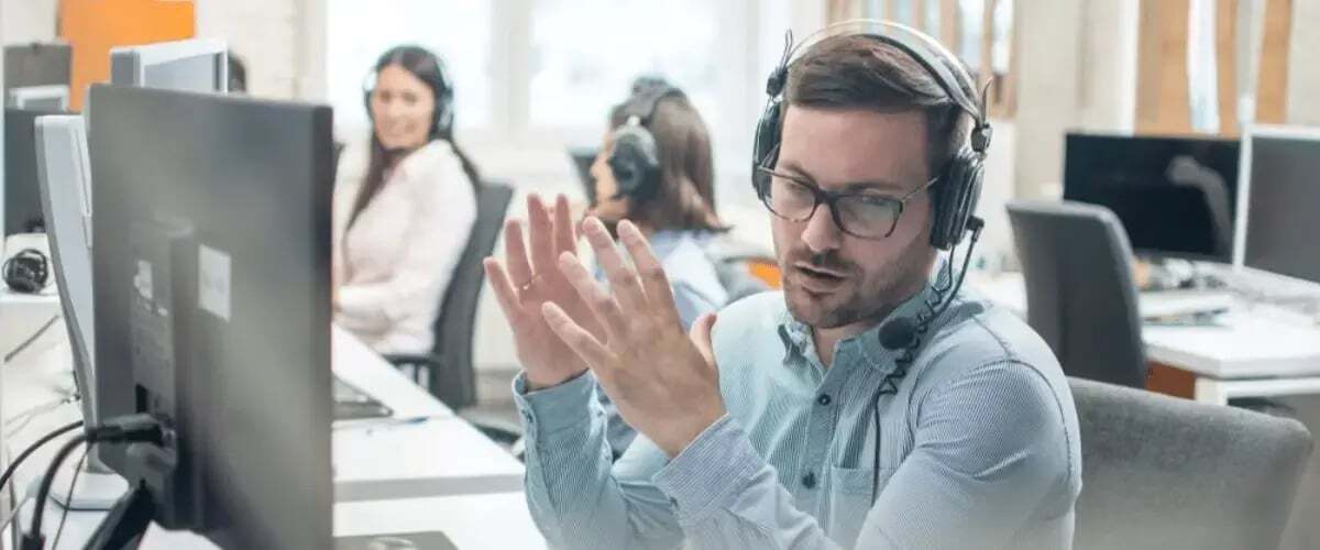 handle angry and irate customers in the call center